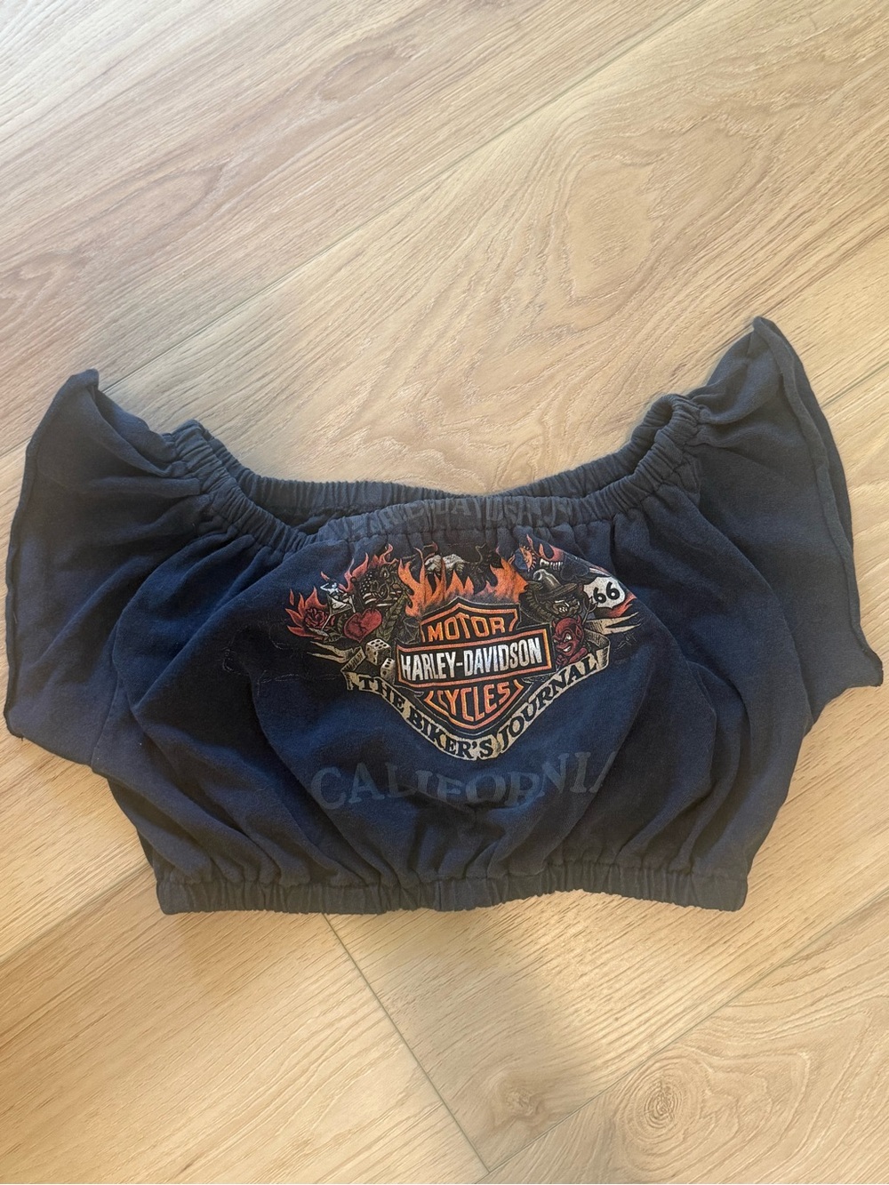 Vintage Harley-Davidson Black Top with Red and White Logo Patch